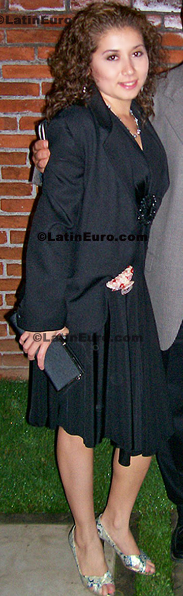 Date this cute Any Country girl Rox from Morelia N-1378