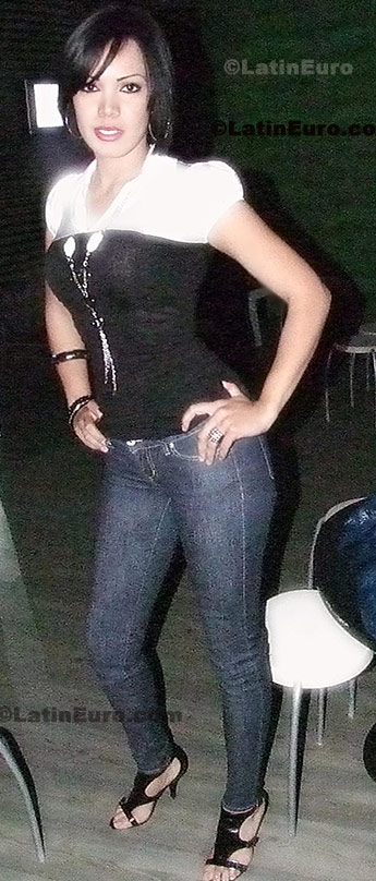 Date this tall Mexico girl Claudia from Nogales N-1429