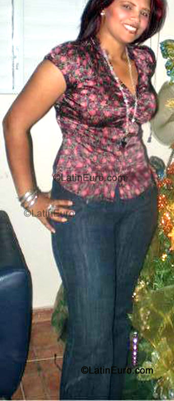 Date this georgeous Dominican Republic girl Scarlimil from Hato Mayor del Rey N-1641