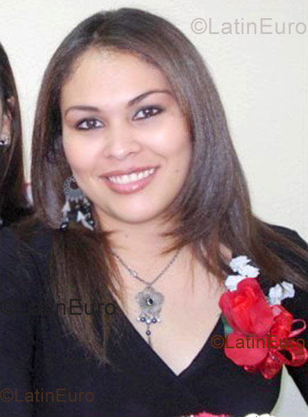 Date this gorgeous Honduras girl Nancy from Tegucigalpa N-324