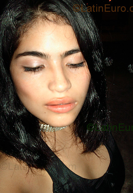 Date this athletic Mexico girl Elena from  N-345