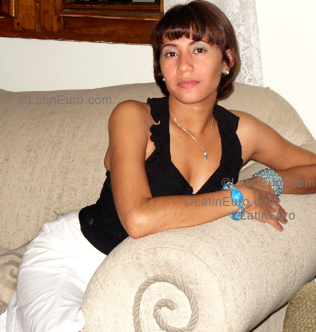 Date this foxy Any Country girl Crismelly from San Francisco de Macoris N-36