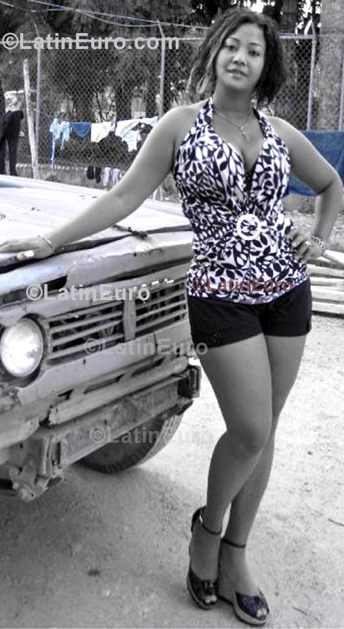 Date this pretty Dominican Republic girl Marcela from Santiago N-420