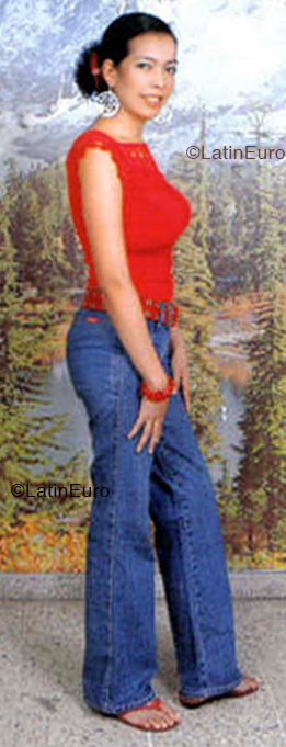 Date this nice looking Dominican Republic girl Alejandrina from Santo Domingo N-55