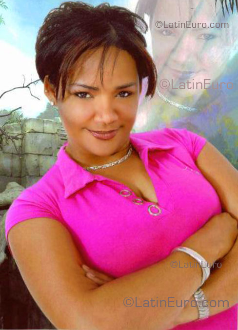 Date this stunning Dominican Republic girl Rosa from San Pedro de Macoris  N-59
