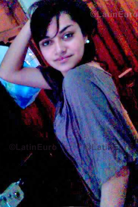 Date this delightful Honduras girl Helen from Santa Rosa de Copan N-671