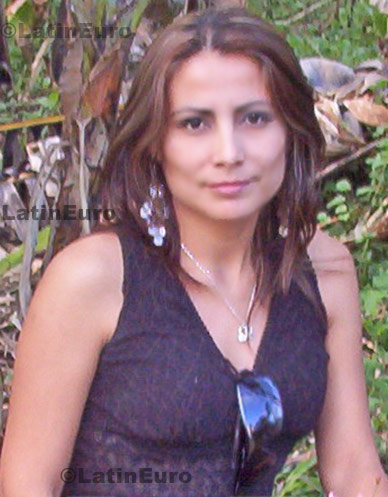 Date this good-looking Peru girl Adrianna from Chimbote N-677