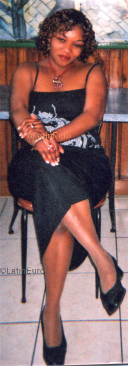 Date this athletic France girl Sylvie from  N1015