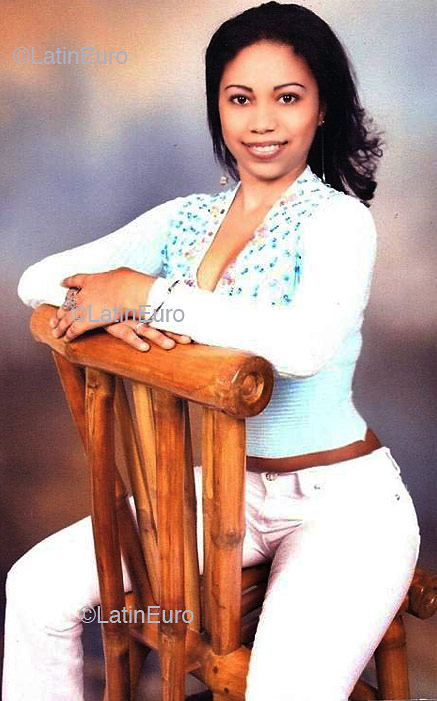 Date this delightful Dominican Republic girl Madelin from Santiago N1217
