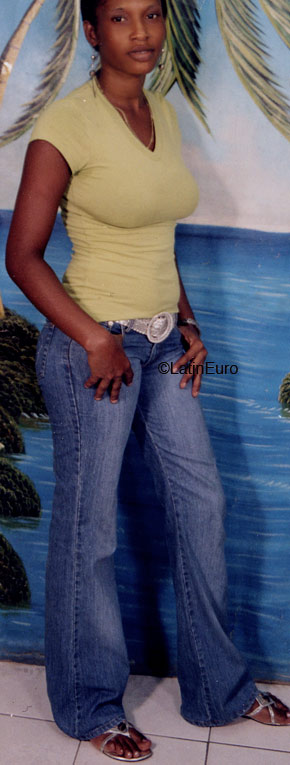 Date this happy Jamaica girl Betricia from Kingston N1396