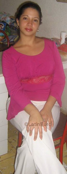 Date this georgeous Panama girl Yariela from  N1461