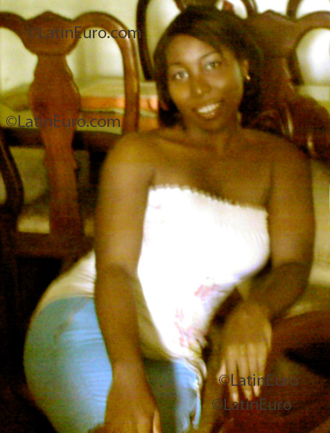 Date this athletic Dominican Republic girl Natalia from Santo Domingo N186