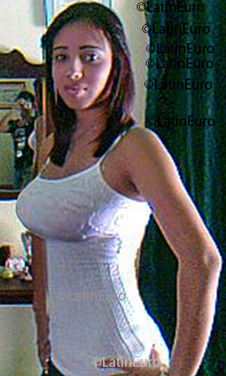 Date this sensual Dominican Republic girl Midali from Santiago N195