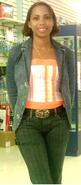 Date this attractive Dominican Republic girl Elizabeth from Santo Domingo N1993