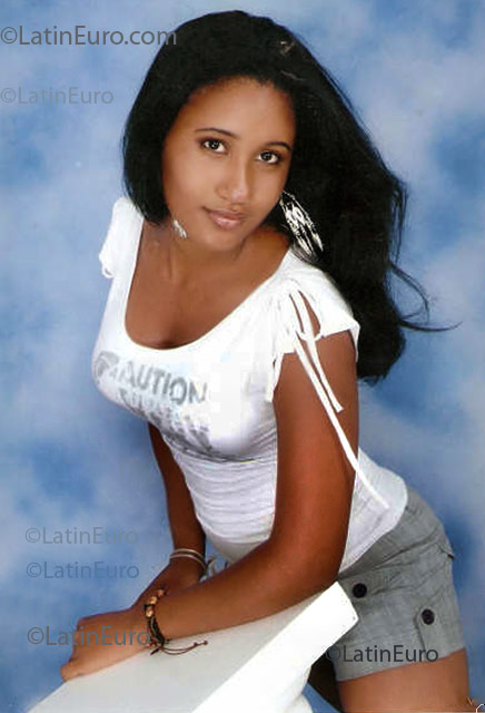 Date this exotic Dominican Republic girl Elizabeth from San Pedro de Macoris N199