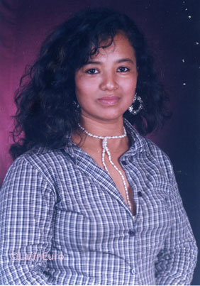 Date this hot Honduras girl Alba from  N2433