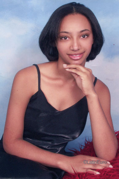 Date this good-looking Dominican Republic girl Natividad from Santo Domingo N2447