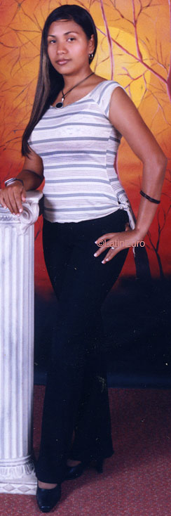Date this delightful Honduras girl Claudia from La Ceiba N2548