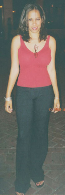 Date this sultry Dominican Republic girl Yatrida from San Cristobal N2557