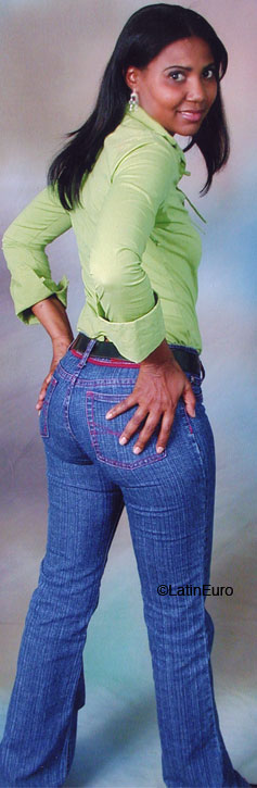 Date this fun Dominican Republic girl Yudi from Santiago N2608