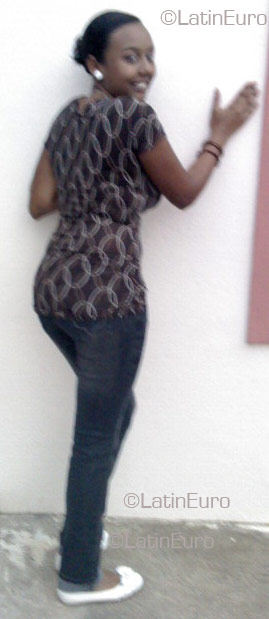Date this athletic Dominican Republic girl Yoscaira from Santiago N269