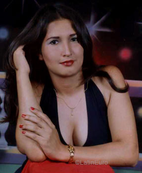 Date this lovely Honduras girl Lixsa from  N2704