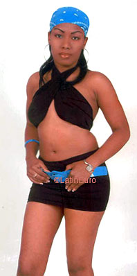 Date this sultry Dominican Republic girl Santa from San Cristobal N2714