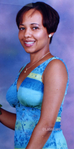Date this good-looking Dominican Republic girl Benny from Santiago N3077