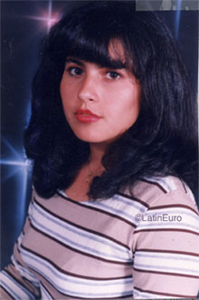 Date this sultry Honduras girl Lellys from Roatan N3338