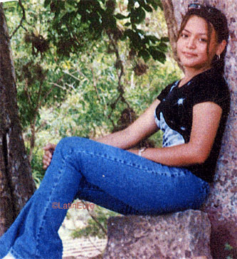 Date this happy Honduras girl Liliana from San Pedro Sula N3393