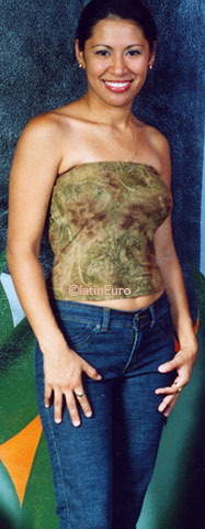 Date this beautiful Honduras girl Carin from Comayagua N3437