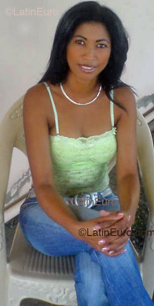 Date this voluptuous Dominican Republic girl Miosotis from Santiago N360