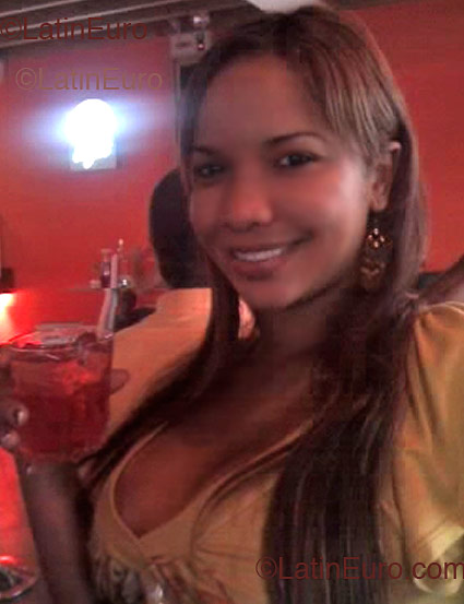 Date this attractive Any Country girl Emely from  N392