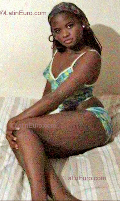 Date this foxy Any Country girl Reina from  N405
