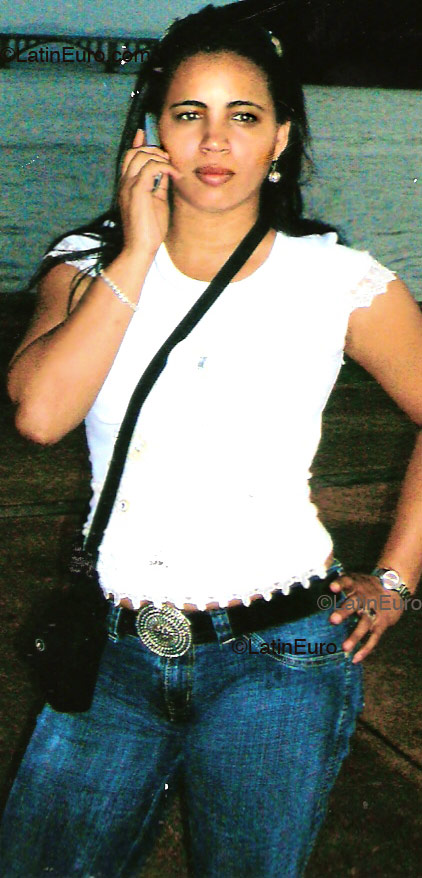 Date this athletic Dominican Republic girl Jocelyn from Santo Domingo N406
