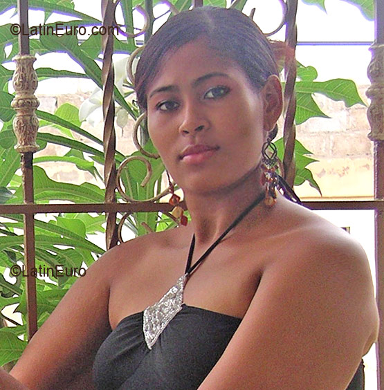 Date this young Any Country girl Leonora from  N511