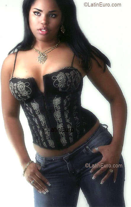 Date this sensual Dominican Republic girl Raiza from Santo Domingo N516