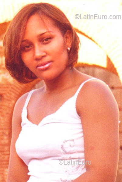 Date this georgeous Dominican Republic girl Paola from Monte Plata N549