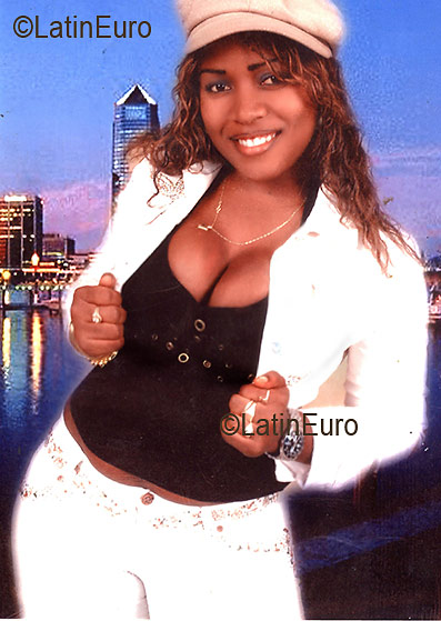 Date this funny Mexico girl Yermis from San Pedro de Macoris N551