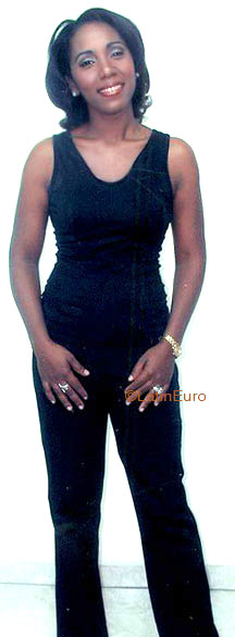 Date this nice looking Dominican Republic girl Angela from Santo Domingo N588