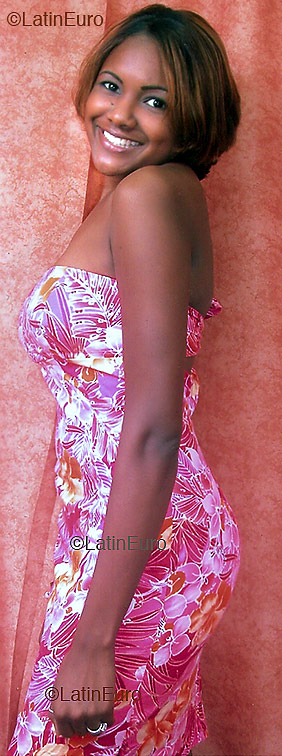 Date this sensual Dominican Republic girl Loida from Santo Domingo N692