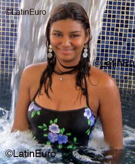 Date this georgeous Dominican Republic girl Lenny from Santo Domingo N71