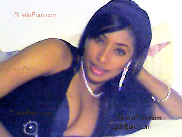 Date this lovely Dominican Republic girl Yenisel from San Juan De La Maguana N72