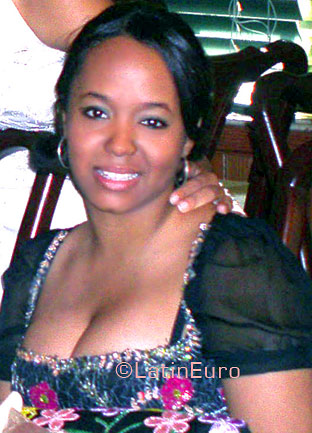 Date this exotic Dominican Republic girl Doris from Santo Domingo N855