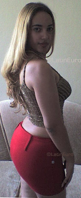 Date this stunning Dominican Republic girl Yenny from Santiago N858