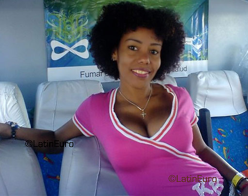 Date this voluptuous Dominican Republic girl Mariolis from Santo Domingo N876