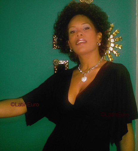 Date this georgeous Dominican Republic girl Miranda from Santo Domingo N975