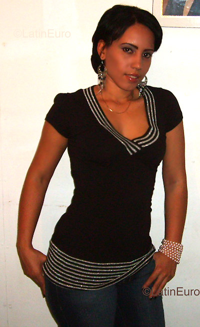 Date this foxy Dominican Republic girl Celeste from Maria Trinidad Sanchez N995