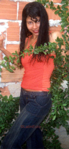 Date this charming Brazil girl Clarice from SETE LAGOAS B8067