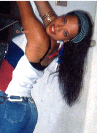 Date this voluptuous Brazil girl Maria from RECIFE B8389